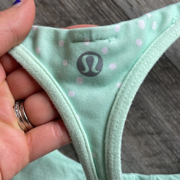 Lululemon Tank Size 10 - Picture 4 of 5